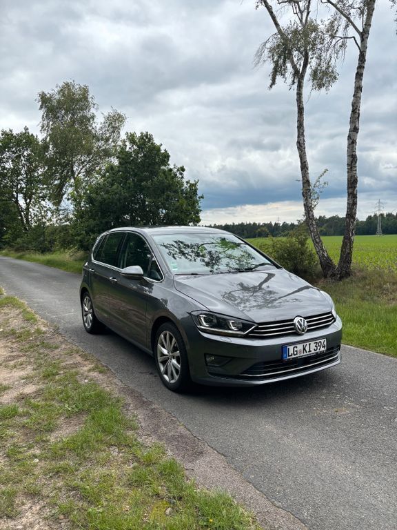 Grau Gebraucht 2017 VW Golf Sportsvan Highline Van / Kleinbus | 10.500 € (Superpreis) - Bild 1/4