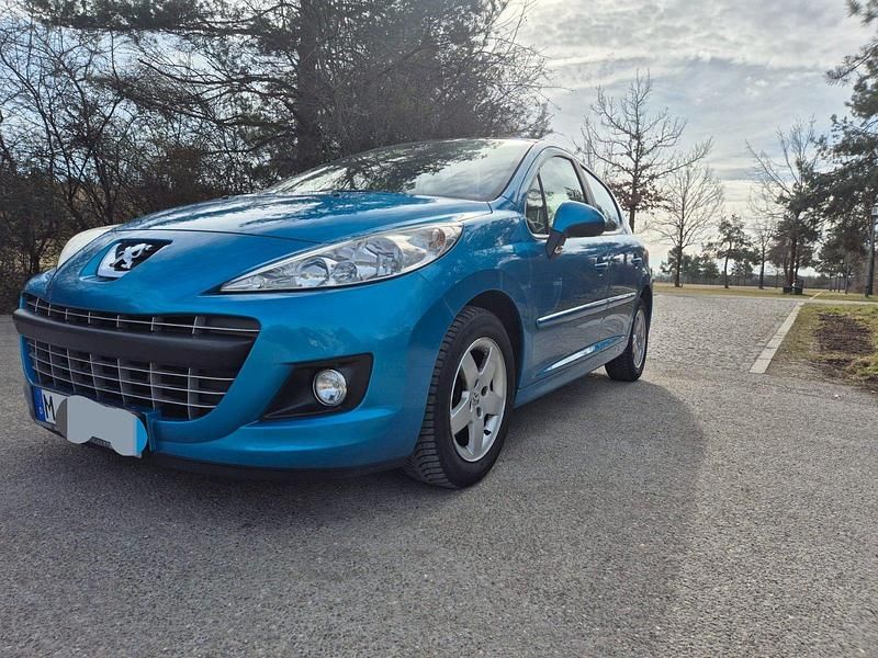 Blau Gebraucht 2011 Peugeot 207 Premium Limousine | 4.500 € (Fairer Preis) - Bild 1/4
