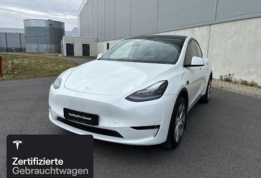 Weiß Gebraucht 2023 Tesla Model Y SUV | 37.500 € (Etwas zu teuer) - Bild 1/4