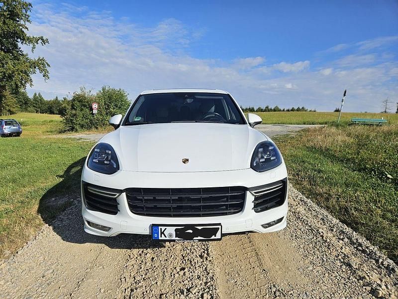 Weiß Gebraucht 2016 Porsche Cayenne GTS SUV | 37.000 € (Teuer) - Bild 1/4