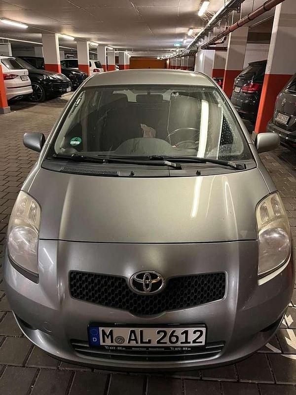 Gebraucht Toyota Yaris 87 PS (63 kW) 2008 Grau Kleinwagen