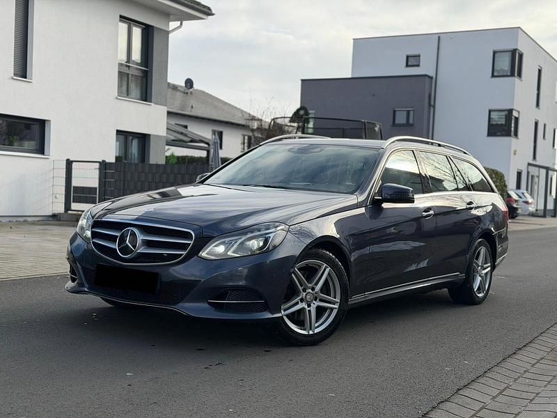 Gebraucht Mercedes E350 Avantgarde 252 PS (185 kW) 2014 Blau Kombi