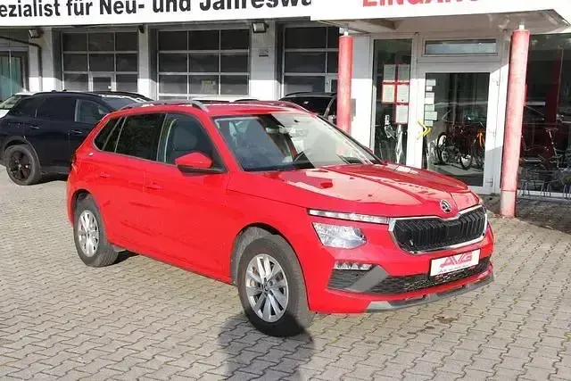 Używany Skoda Kamiq 95 KM (69 kW) 2024 Czerwony SUV