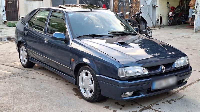 Blau Gebraucht 1994 Renault 19 Limousine | 7.000 € - Bild 1/4