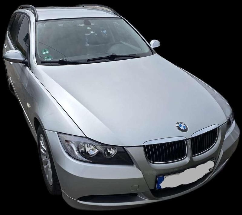 Silber Gebraucht 2005 BMW 320 Kombi | 5.999 € - Bild 1/4