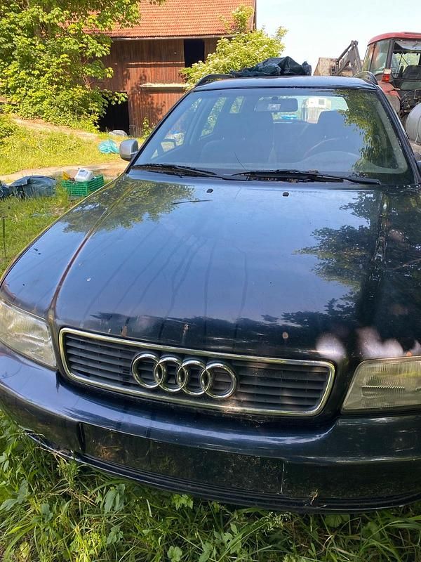 Violet Gebraucht 1997 Audi A4 Kombi | 250 € (Guter Preis) - Bild 1/4