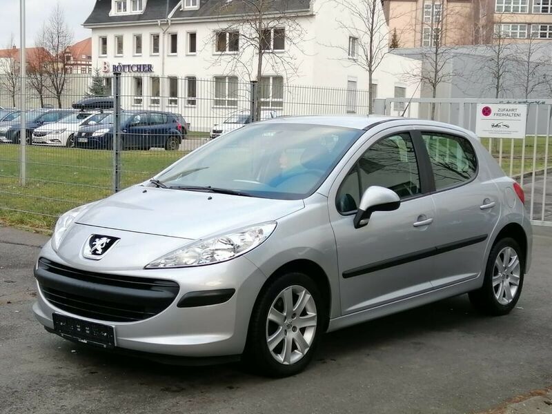Grau metallic Gebraucht 2008 Peugeot 207 Tendance Kleinwagen | 3.999 € (Teuer) - Bild 1/4