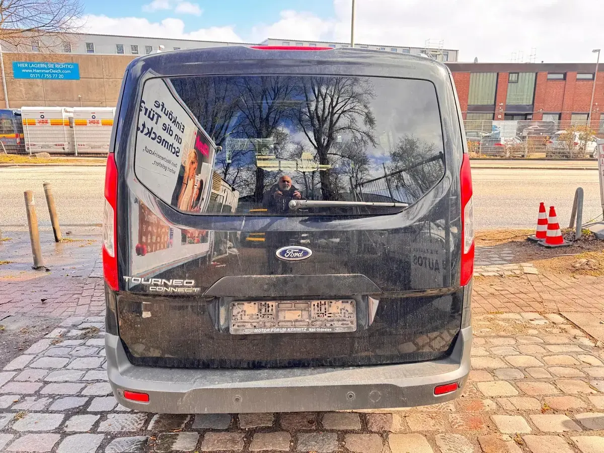 Gebraucht Ford Tourneo Connect 95 PS (69 kW) 2015 Schwarz Van / Kleinbus