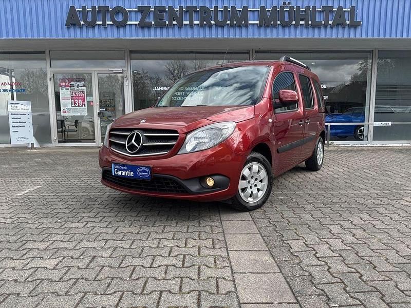 Rot Gebraucht 2016 Mercedes Citan 111 Kombi | 10.999 € (Fairer Preis) - Bild 1/4