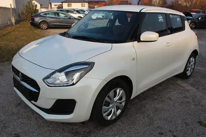 Gebraucht Suzuki Swift 90 PS (66 kW) 2022 Weiß Kleinwagen