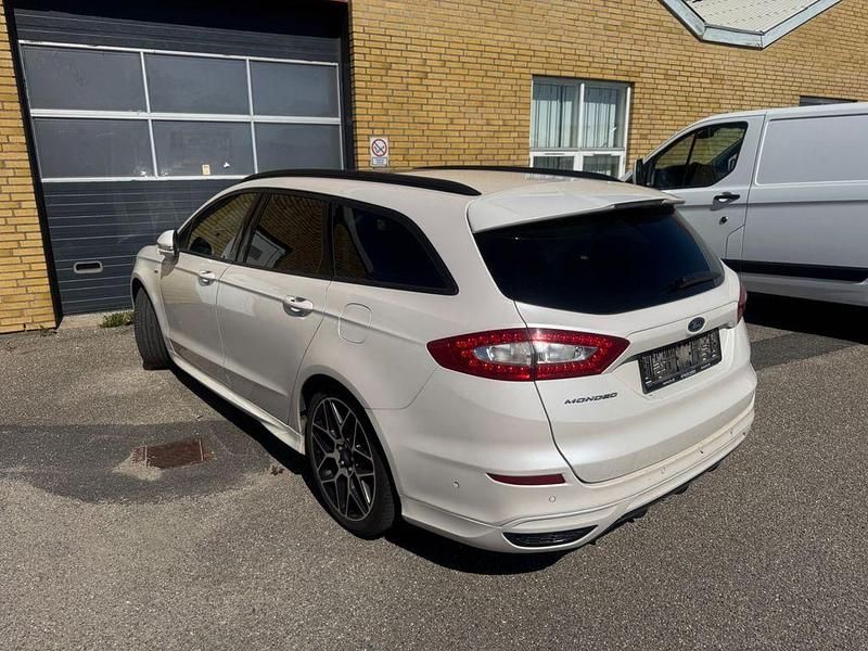 Używany Ford Mondeo ST-Line 160 KM (117 kW) 2017 Biały Sedan/Limuzyna