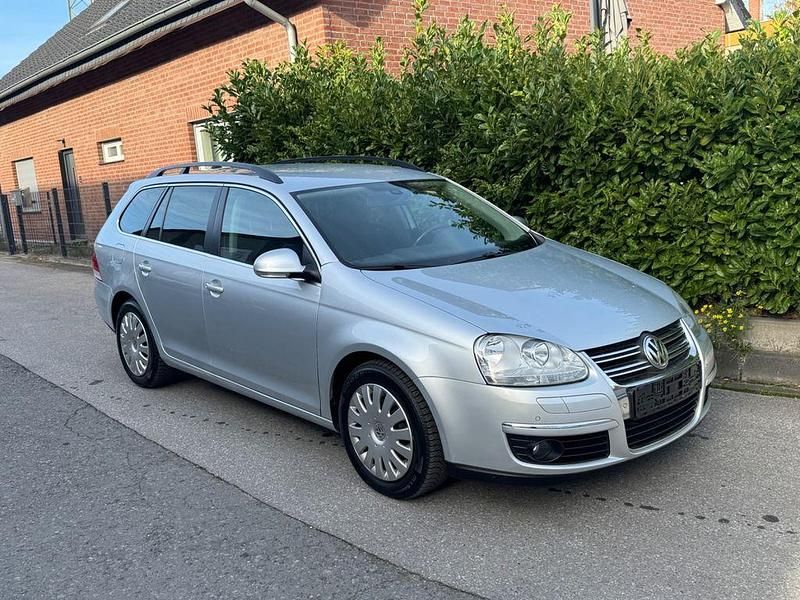 Silber Gebraucht 2009 VW Golf VI Comfortline Kleinwagen | 5.899 € (Guter Preis) - Bild 1/4