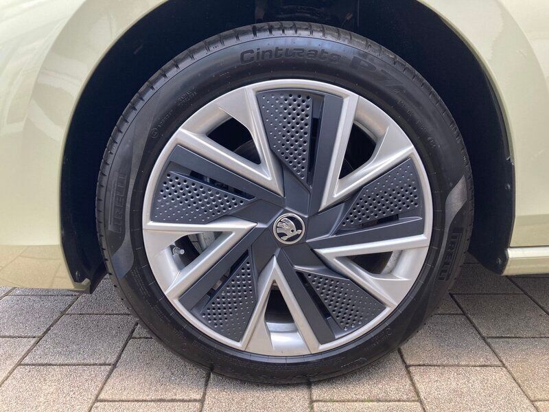 Gebraucht Skoda Superb Selection 150 PS (110 kW) 2022 Andere farbe Kombi