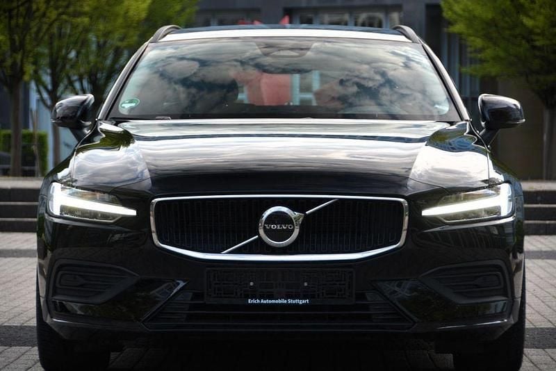 Gebraucht Volvo V60 Core 197 PS (144 kW) 2022 Schwarz Kombi