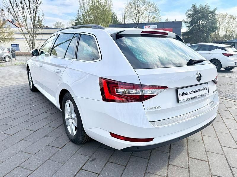 Gebraucht Skoda Superb 150 PS (110 kW) 2019 Weiß Kombi