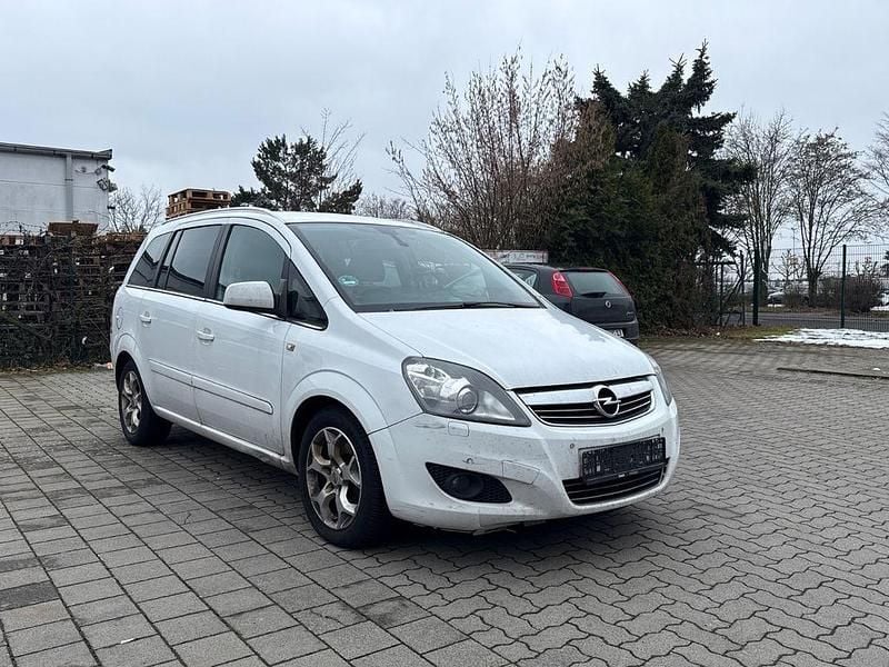 Gebraucht Opel Zafira Family 125 PS (91 kW) 2012 Weiß Van / Kleinbus