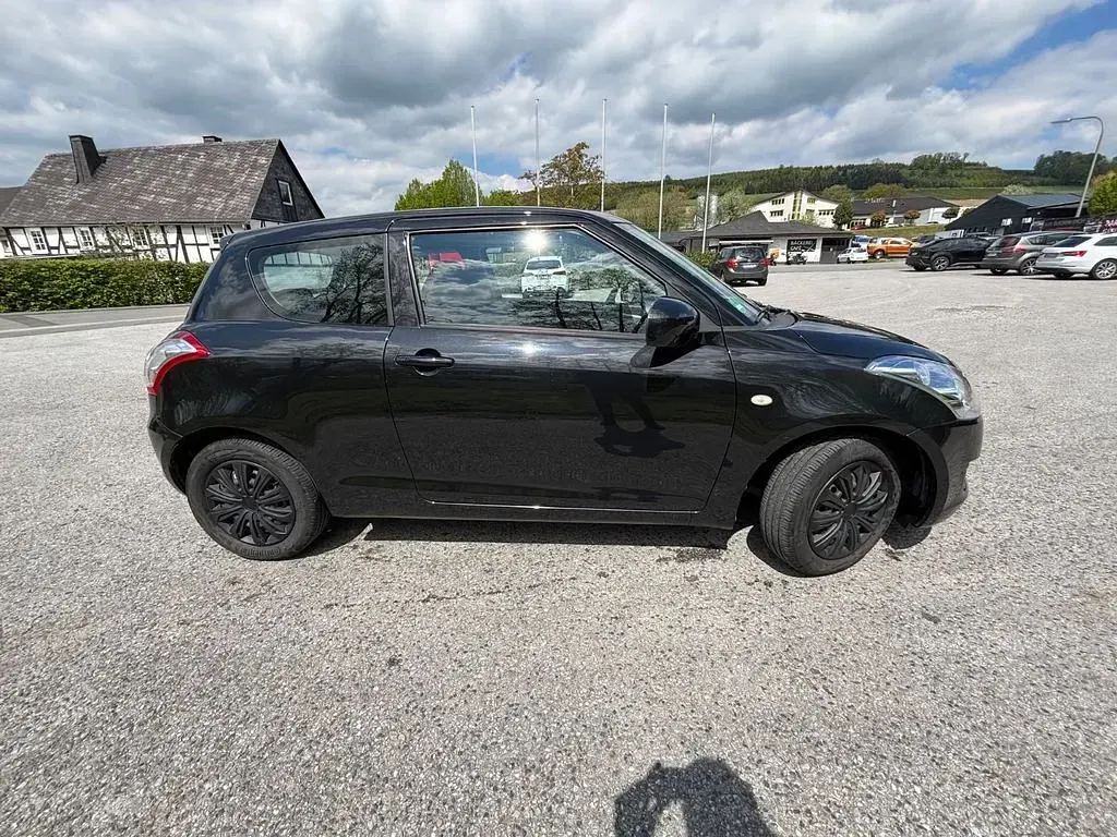Usata Suzuki Swift Club 94 CV (69 kW) 2013 Nero Utilitaria