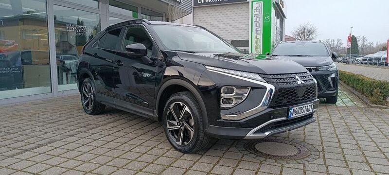 Gebraucht Mitsubishi Eclipse Cross Intro Edition 98 PS (72 kW) 2022 Pantherschwarz SUV