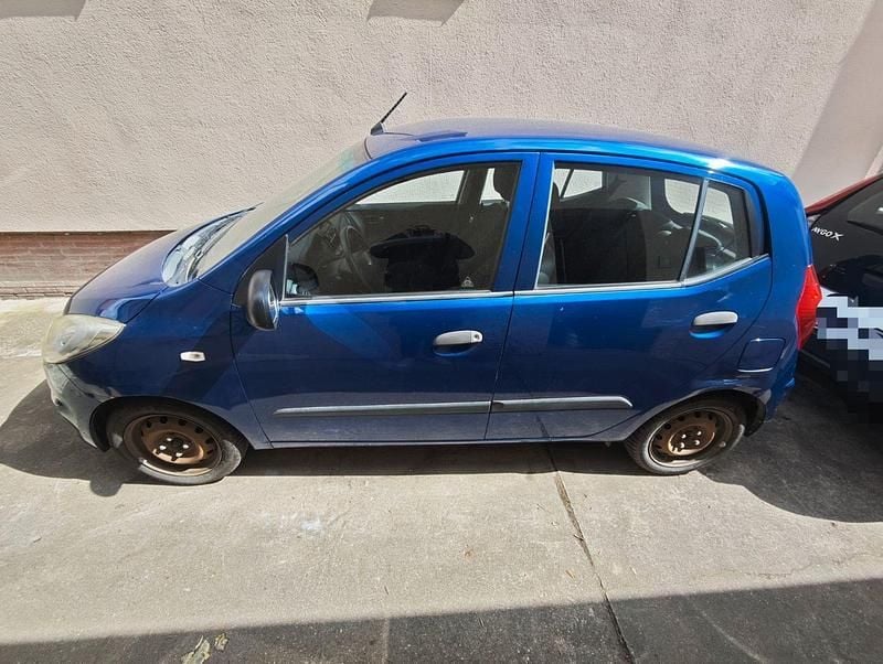 Gebraucht Hyundai i10 Edition 69 PS (50 kW) 2012 Blau Kleinwagen