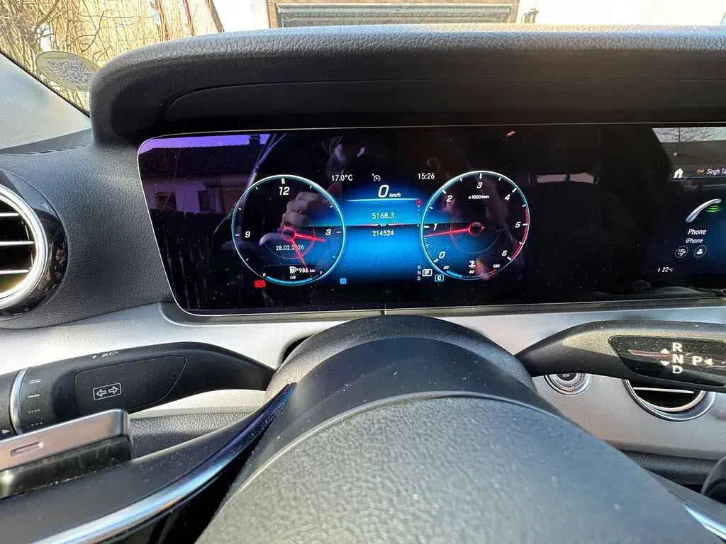 Gebraucht Mercedes E220 194 PS (142 kW) 2020 Schwarz Limousine