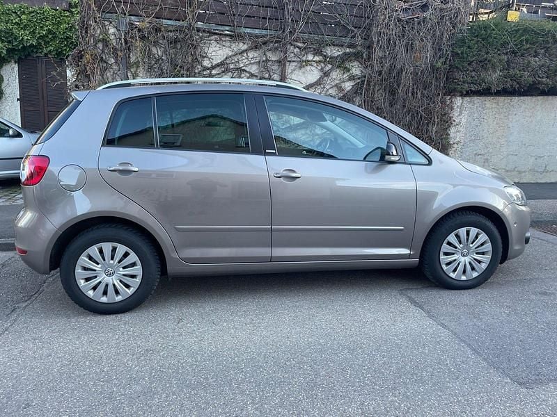 Gebraucht VW Golf Plus Cross 105 PS (77 kW) 2012 Braun Van / Kleinbus