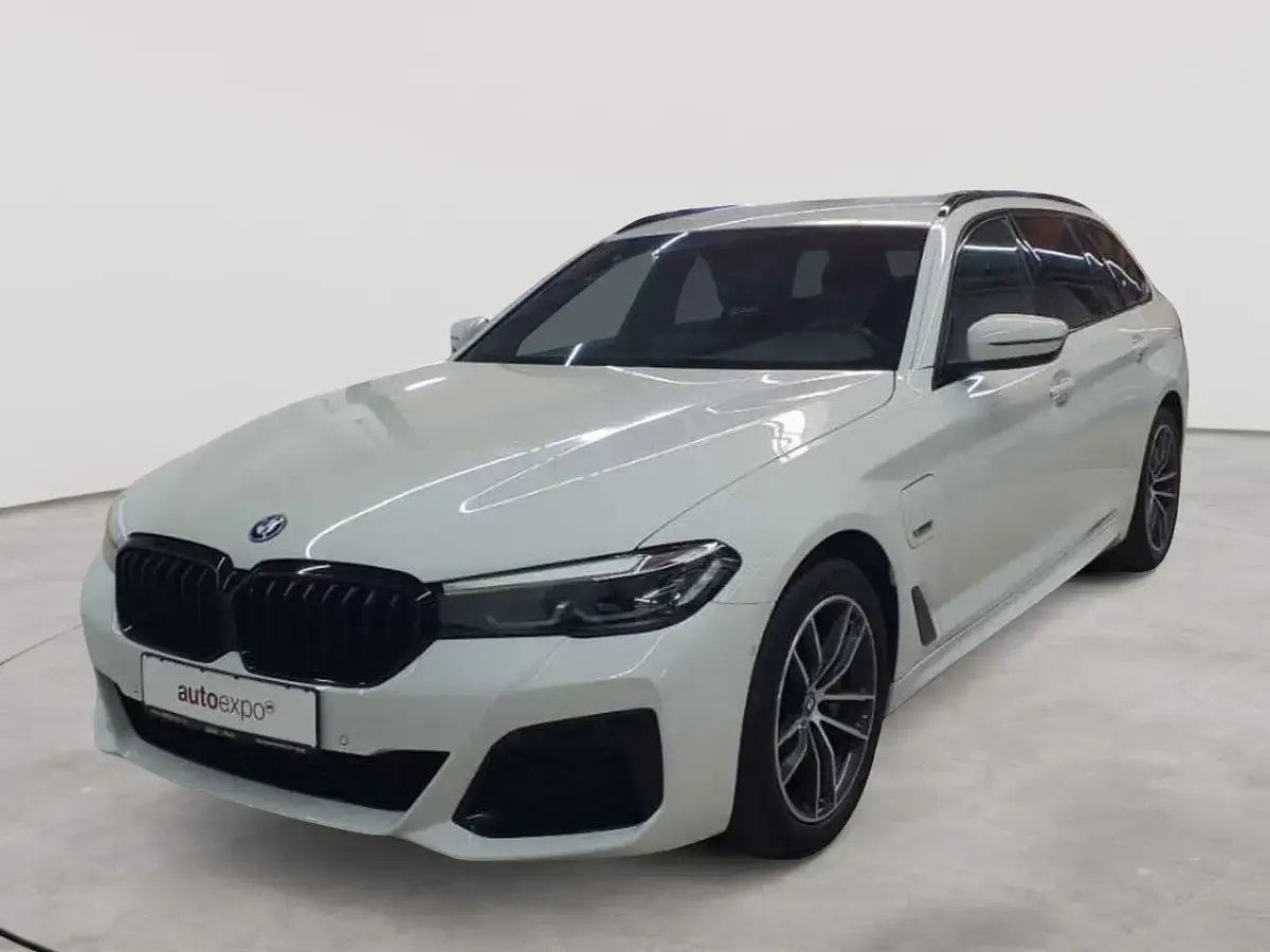 Gebraucht BMW 530e M Sport 184 PS (135 kW) 2022 Alpinweiß Kombi