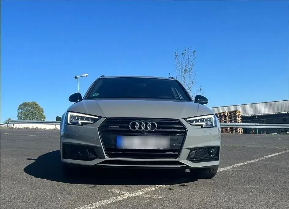Używany Audi A4 S-Line 190 KM (139 kW) 2018 Szary Kombi