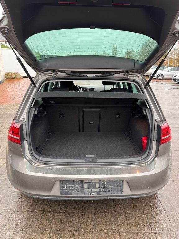 Gebraucht VW Golf VII LOUNGE 86 PS (63 kW) 2015 Limousine