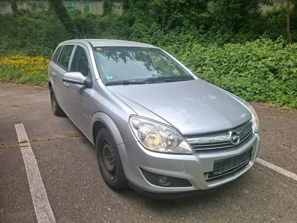 Gebraucht Opel Astra 110 PS (80 kW) 2009 Silber Kombi