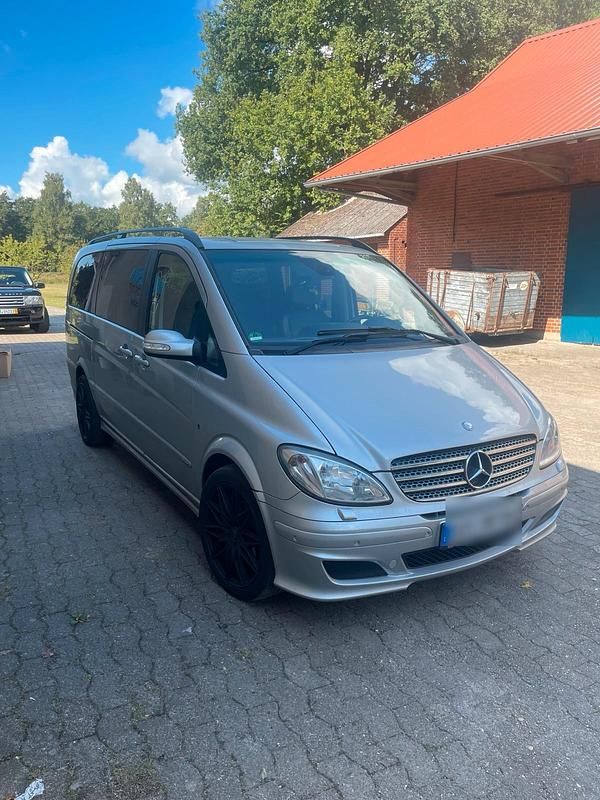 Silber Gebraucht 2009 Mercedes Viano Van / Kleinbus | 8.500 € (Guter Preis) - Bild 1/4