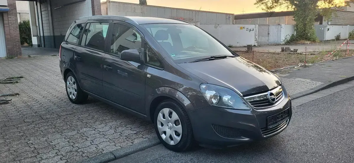 Gebraucht Opel Zafira 116 PS (85 kW) 2013 Grau Van / Kleinbus