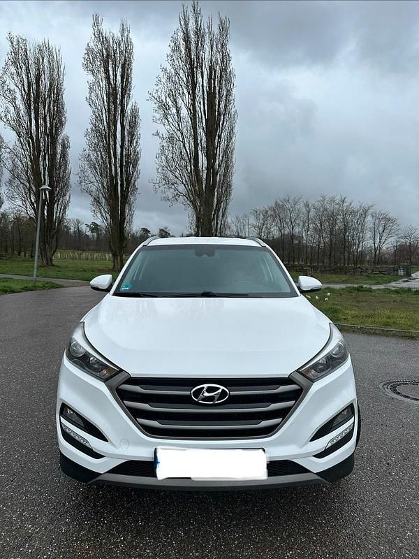 Gebraucht Hyundai Tucson 116 PS (85 kW) 2016 Weiß SUV