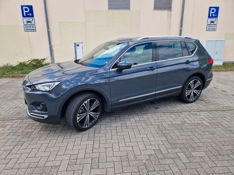 Grau Gebraucht 2021 Seat Tarraco XCELLENCE SUV | 27.000 € (Superpreis) - Bild 1/4