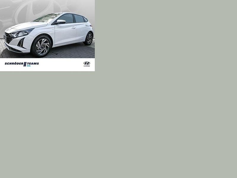 Atlas white Gebraucht 2024 Hyundai i20 Comfort Limousine | 18.280 € (Fairer Preis) - Bild 1/4