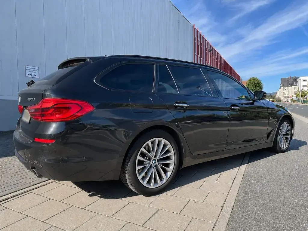 Gebraucht BMW 530 Shadowline 265 PS (194 kW) 2017 Schwarz Kombi