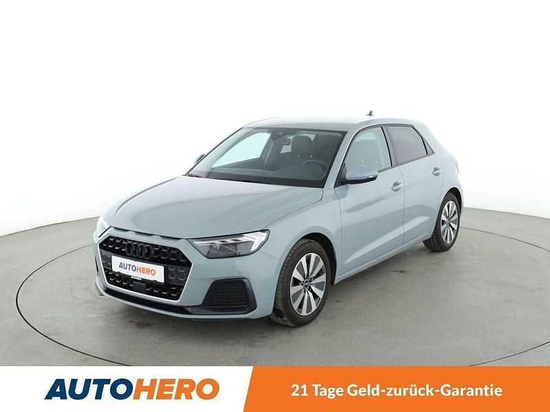 Grau Gebraucht 2021 Audi A1 Advanced Limousine | 19.990 € - Bild 1/3