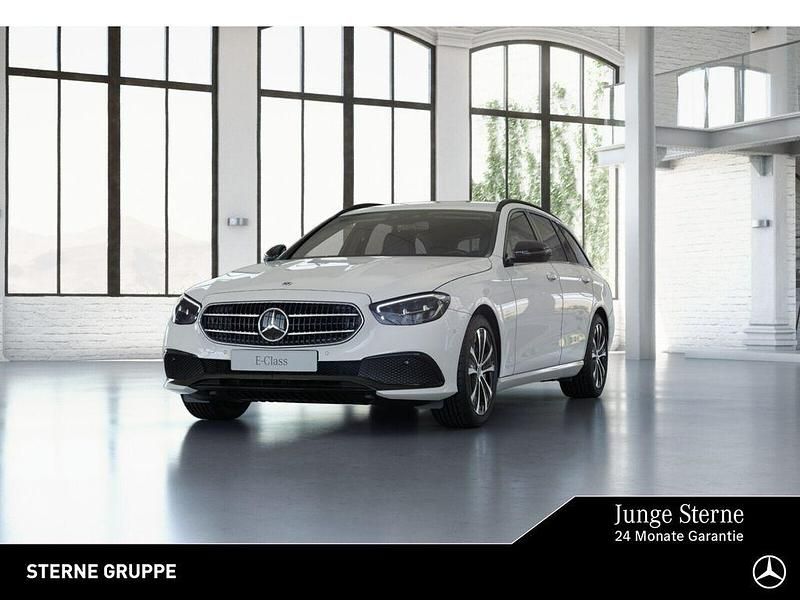 Gebraucht Mercedes E300 Night 306 PS (225 kW) 2021 Weiß Kombi