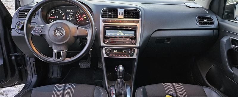 Grau Gebraucht 2013 VW Polo Limousine | 9.000 € (Guter Preis) - Bild 1/4