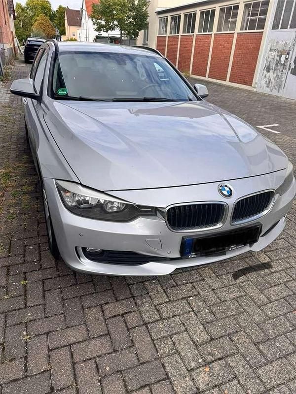 Silber Gebraucht 2014 BMW 320 Kombi | 6.500 € (Fairer Preis) - Bild 1/4