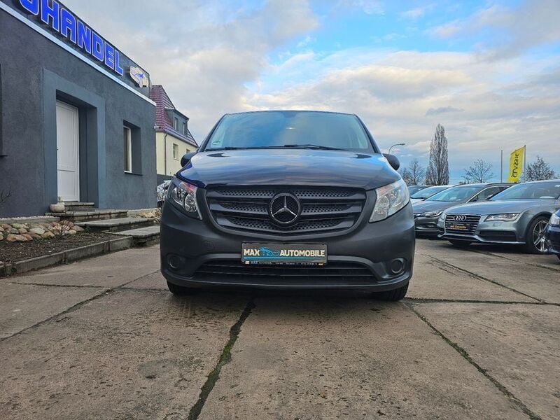 Schwarz Gebraucht 2019 Mercedes Vito Van / Kleinbus | 33.000 € - Bild 1/4