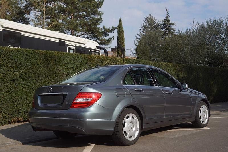 Gebraucht Mercedes C180 156 PS (114 kW) 2012 Grau Limousine
