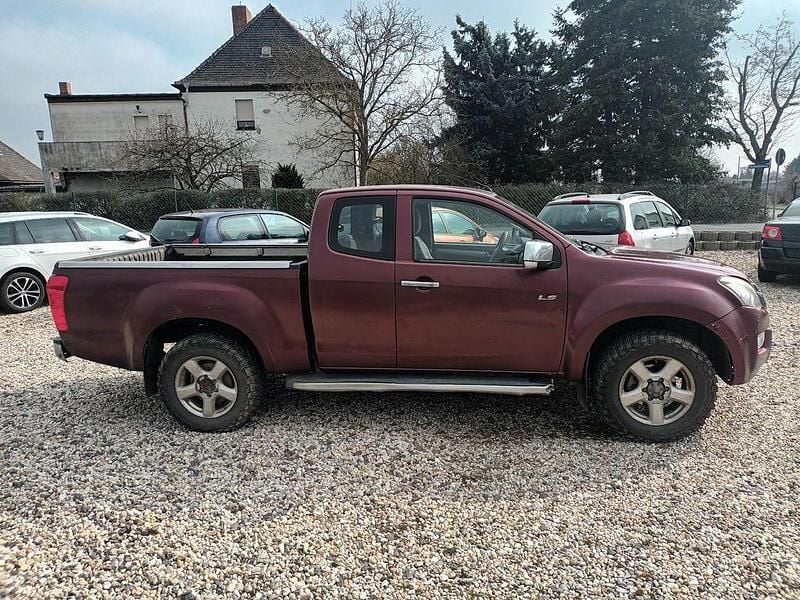 Gebraucht Isuzu D-Max 163 PS (119 kW) 2013 Rot SUV
