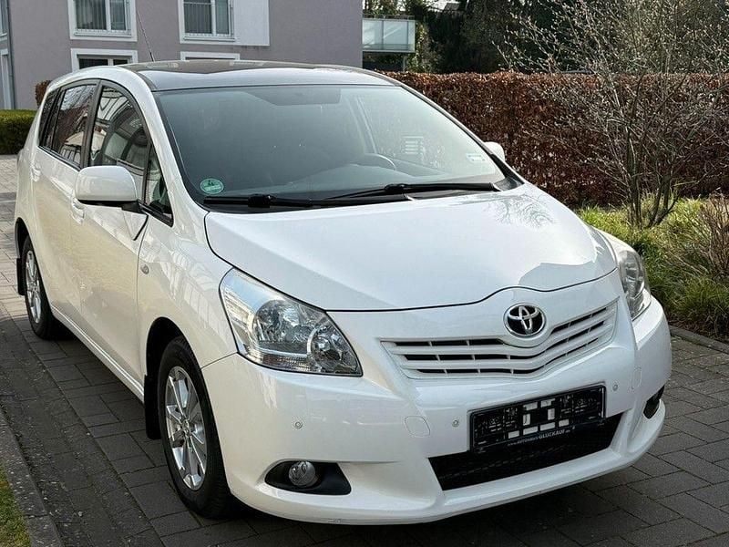 Gebraucht Toyota Verso Edition 147 PS (108 kW) 2010 Weiß Van / Kleinbus