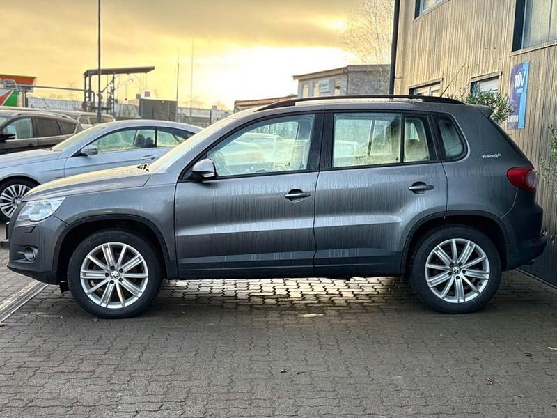 Gebraucht VW Tiguan Freestyle 122 PS (89 kW) 2010 Grau SUV