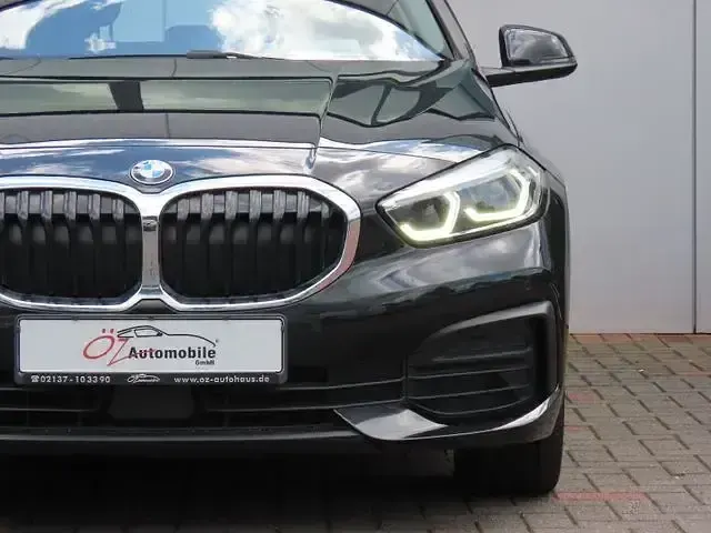 Gebraucht BMW 120 Advantage 190 PS (139 kW) 2023 Schwarz Kleinwagen