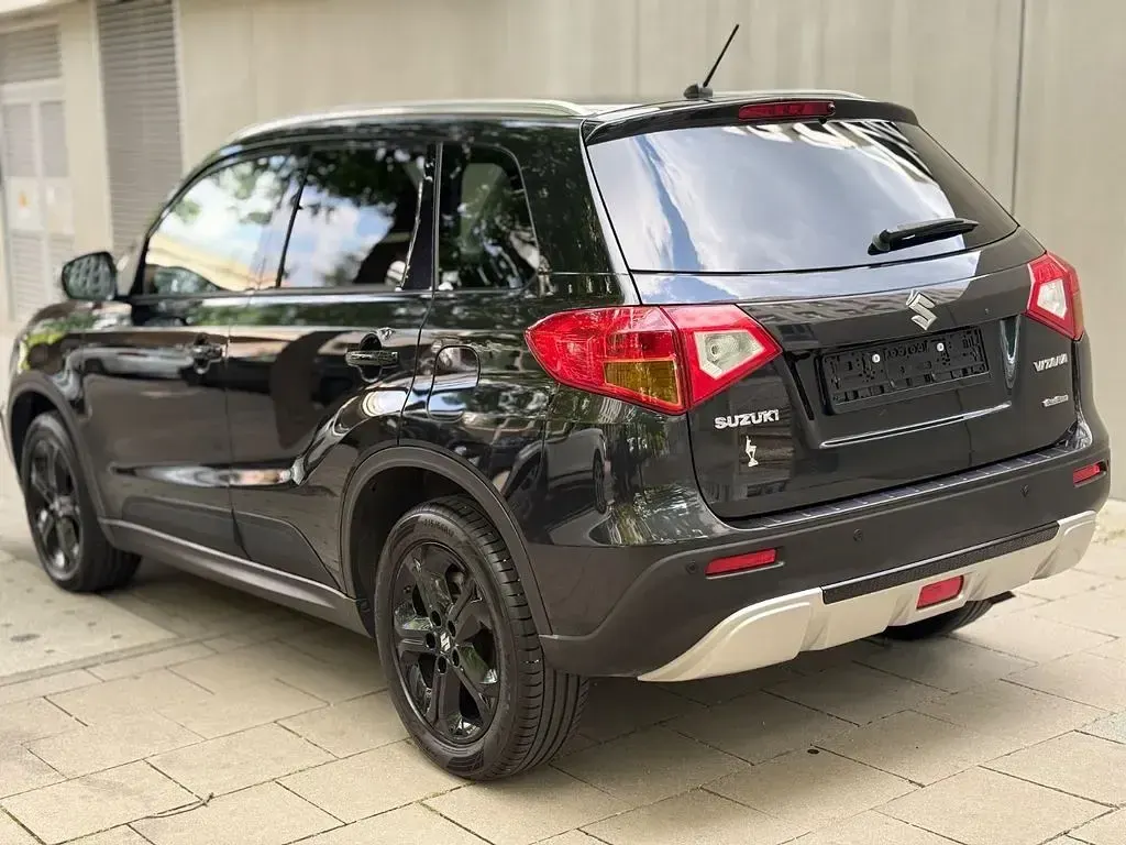 Gebraucht Suzuki Vitara 140 PS (102 kW) 2016 Schwarz SUV