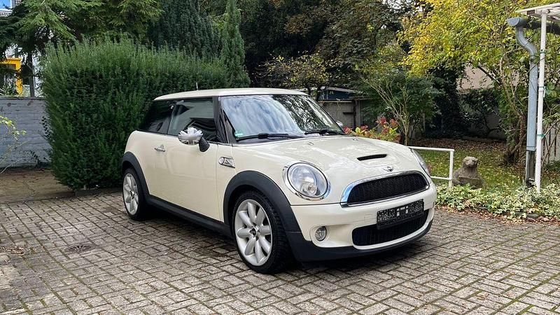Weiß Gebraucht 2008 Mini Cooper S Kleinwagen | 6.500 € (Fairer Preis) - Bild 1/4