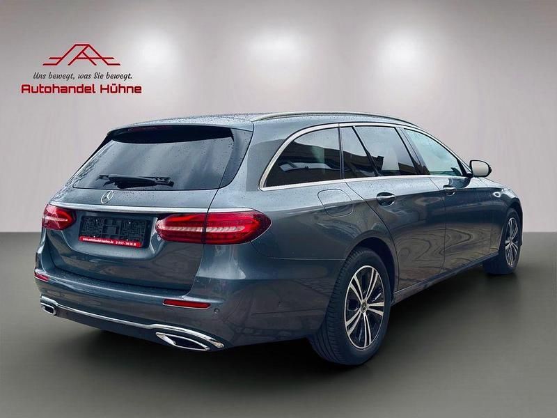 Gebraucht Mercedes E200 197 PS (144 kW) 2022 Grau Limousine