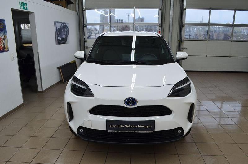 Gebraucht Toyota Yaris Cross Team 116 PS (85 kW) 2022 Weiß SUV