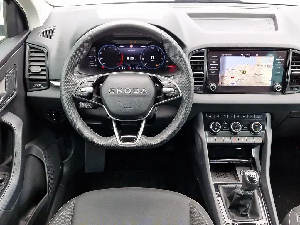 Gebraucht Skoda Karoq Selection 116 PS (85 kW) 2025 Brillant silber metallic ( (metallic) SUV
